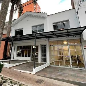 https://casita-laureles.colombiamedellinhotels.com